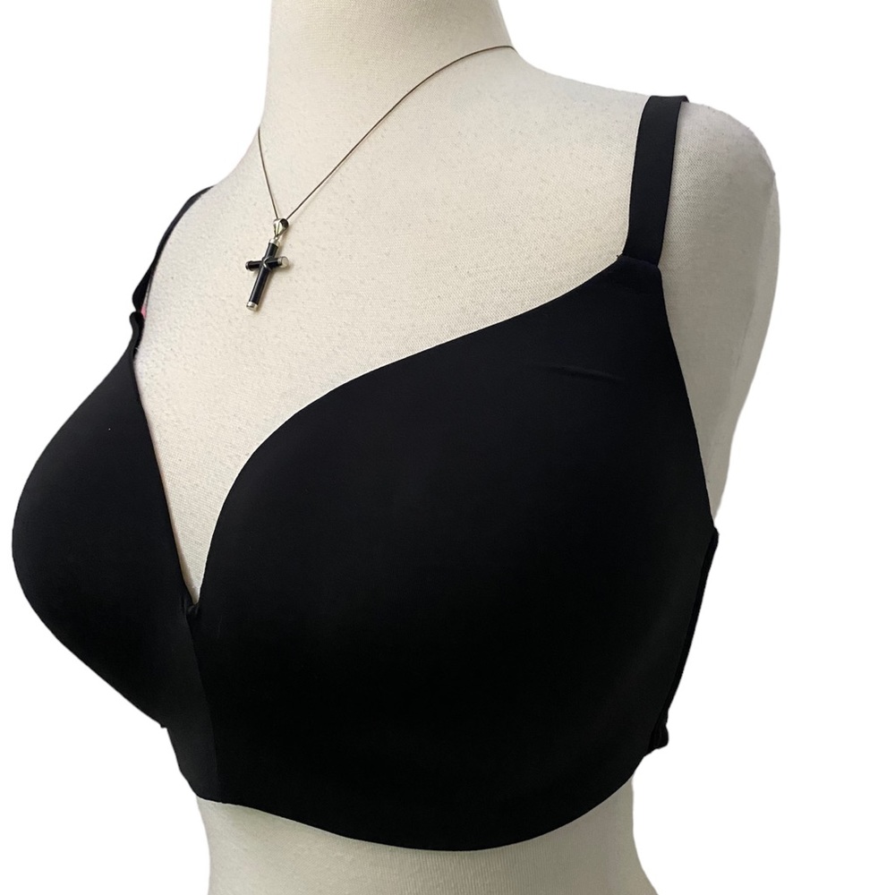 Secret Treasure black bra soft cup no wire adjustable great for t-shirts 38DD